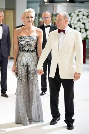 Charlène de Monaco arborait en effet une incroyable tenue argentée