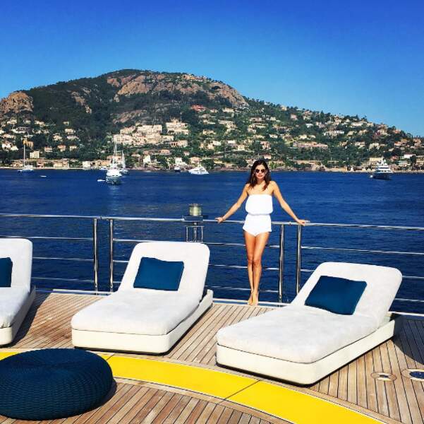 La top-model Sara Sampaio profite du soleil de Cannes. 