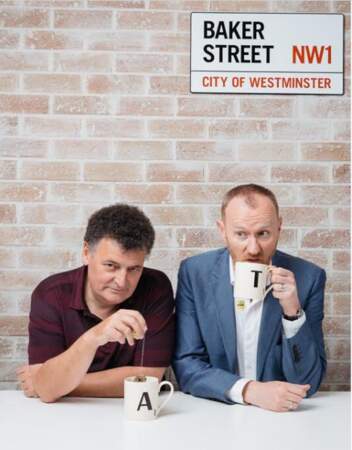 Petite pause café à l'angle de Baker Street pour les acteurs de la série