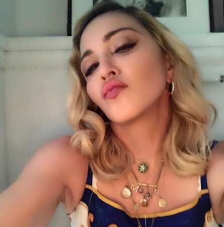 Madonna nous fait (un peu) peur avec ce selfie et ses lèvres pulpeuses 