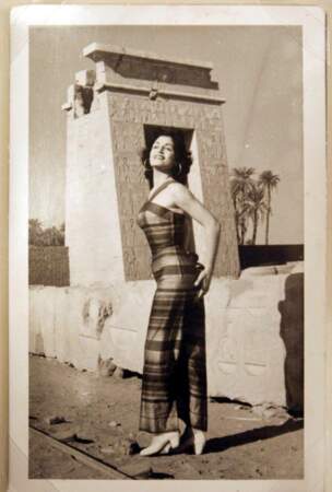 Yolanda Cristina Gigliotti, qui n'est pas encore Dalida, devient Miss Egypte en 1954, à l'âge de 21 ans.