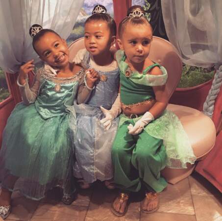Autres princesses : North West, sa cousine Penelope et une copine. 