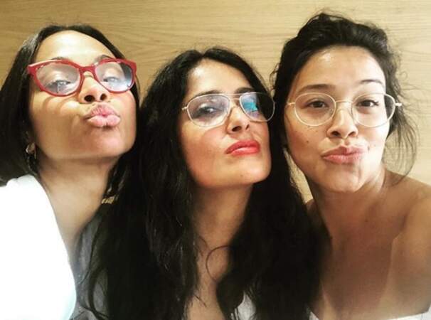 Trois belles gosses à lunettes en brochette : Zoe Saldana, Salma Hayek et Gina Rodriguez. 