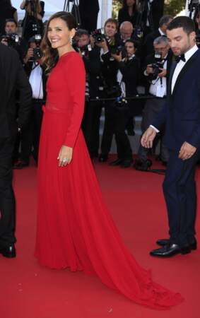 Virginie Ledoyen magnifique en robe rouge !