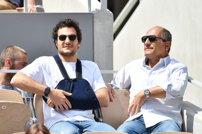  Amir Haddad et René-Mikhael au soleil dans les gradins de Roland Garros