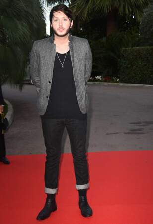 James Arthur en solo sur le tapis rouge des World Music Awards 2014