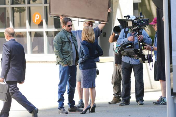 David Duchovny et Gillian Anderson tapent la discut' sur le plateau de X-Files
