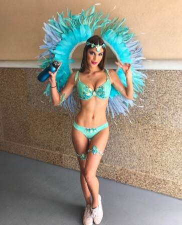 On se quitte avec du sexy : Iris Mittenaere était sublime pour le carnaval. 