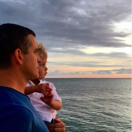 Reese Witherspoon a posté une photo de son mari et de son fils, Tennessee James