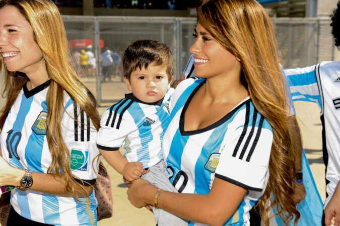 Antonella Messi, la femme de Lionel et leur fils Thiago, sont rentrés en Argentine ! 