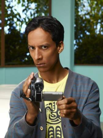 Abed Nadir dans Community (Danny Pudi)