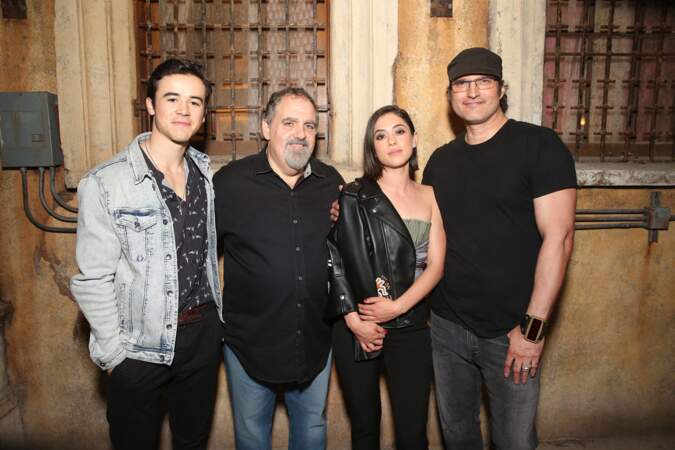 Rosa Salazar, Keean Johnson, le producteur Jon Landau et Robert Rodriguez.