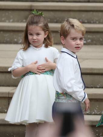 Le prince George et la princesse Charlotte attendent le début de la cérémonie