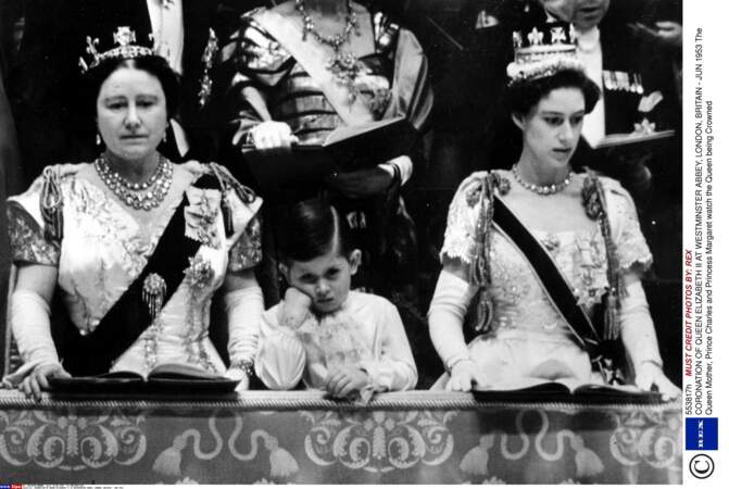 Au couronnement, il a fallu être sage et écouter Queen Mum et tante Margaret