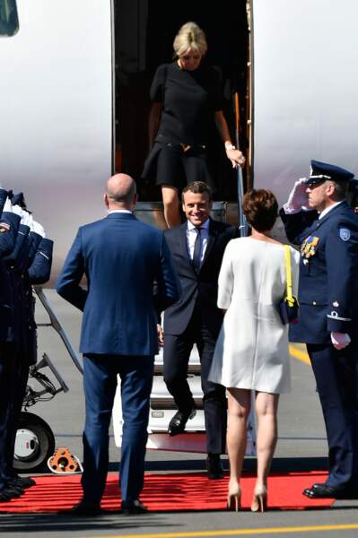 Prendre l'avion serait une des peurs de Brigitte Macron... il faut croire qu'elle s'est fait violence !