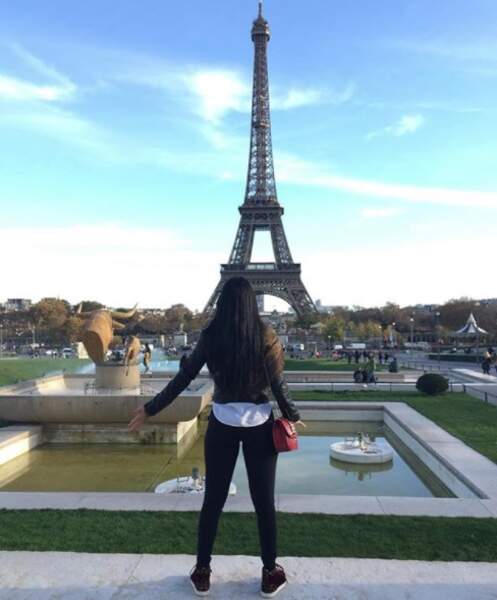 En 2015, elle était Paris. Pas sûr que ce cliché d'elle pris devant la Tour Eiffel plaise aux Marseillais !