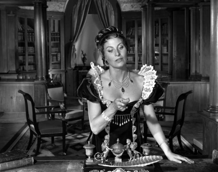 1955 : elle est Joséphine de Beauharnais dans le film Napoléon
