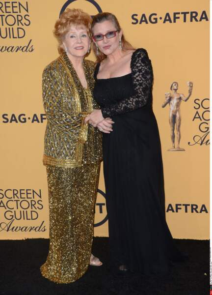 Avec sa mère Debbie Reynolds lors des Screen Actors Guild Awards en 2015