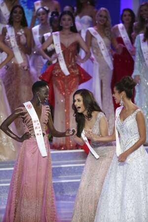 Manushi Chhillar apprend à l'instant qu'elle vient de remporter la 67ème élection de Miss Monde.