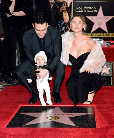 C'est en famille qu'Adam Levine a inauguré son étoile sur Hollywood Boulevard ce 10 février