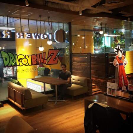 Bon, pour Nekfeu, il faudra un peu voyager et l'emmener au café Dragonball Z au Japon. 