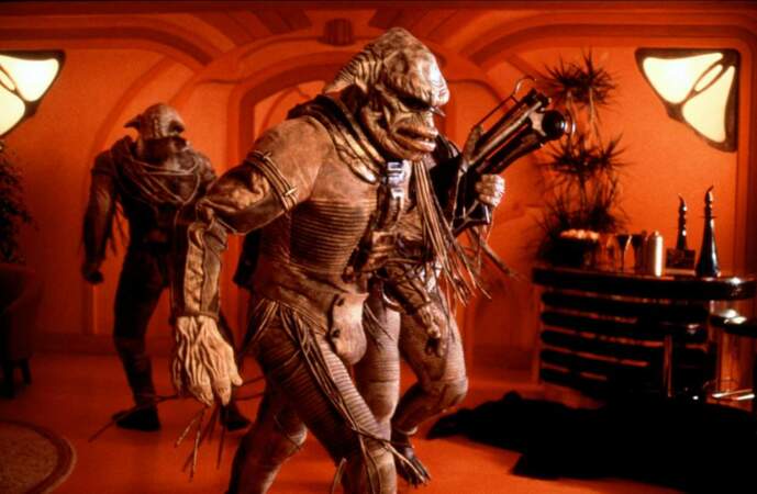 1997, Le cinquième élément : les acteurs incarnants ces extraterrestres portaient des masques