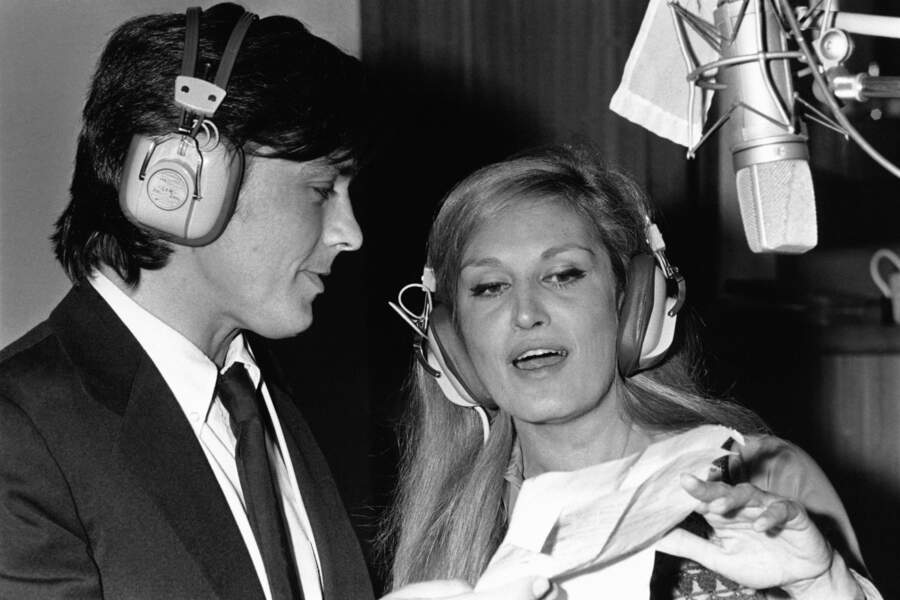 "Paroles, paroles" enregistré avec Dalida en 1973 illustre leur liaison qui eu lieu une décennie auparavant