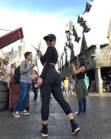 La chanteuse Bebe Rexha était au parc Harry Potter. JALOUSIE. 