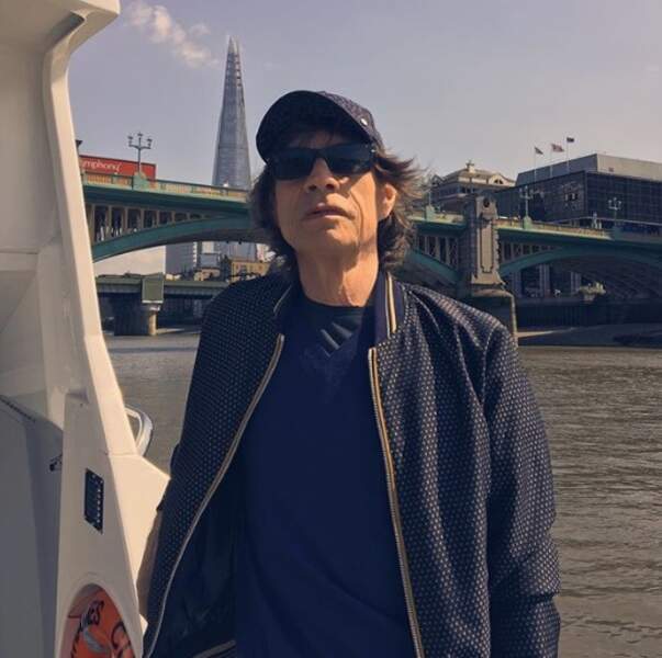 Mick Jagger a fait du bateau à Londres. 