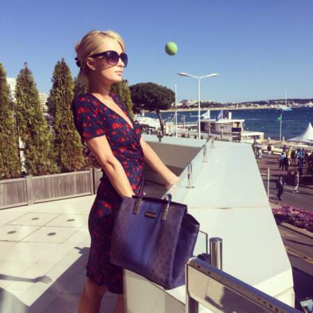 Paris Hilton, la jet-setteuse est, elle aussi, venue prendre un peu de soleil à Cannes