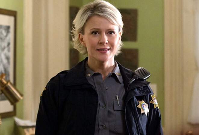 L'actrice a ensuite joué de nouveau une mère de famille, et shérif, dans Vampire Diaries