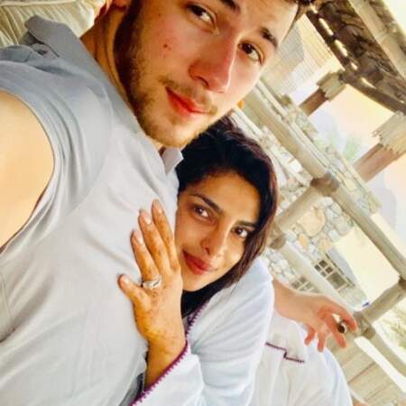 Selfie de jeunes mariés pour Nick Jonas et Priyanka Chopra. 