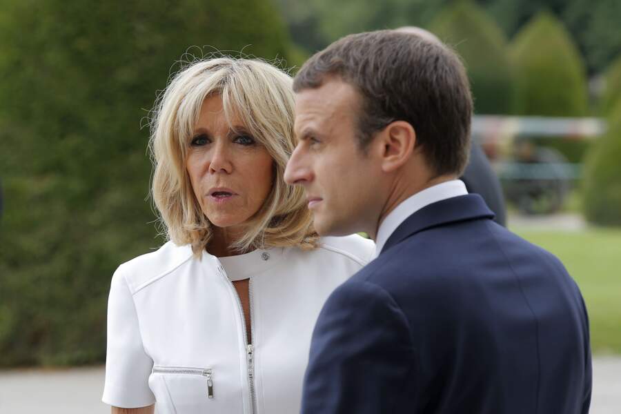 Brigitte et Emmanuel Macron les attendent aux Invalides