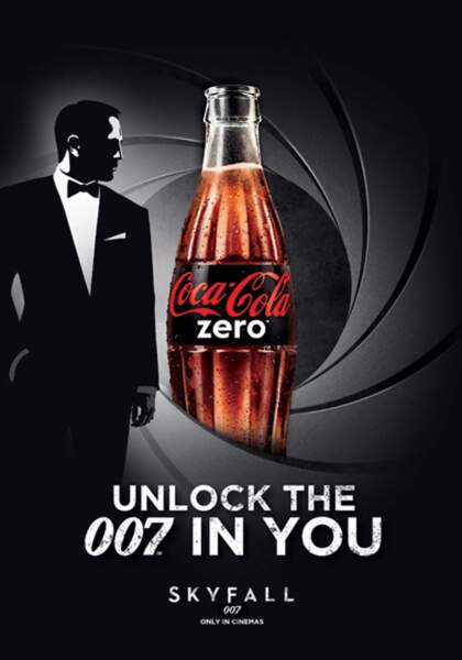 Affiche Coca Cola de 2012 - Exit le martini, 007 se met au Coca
