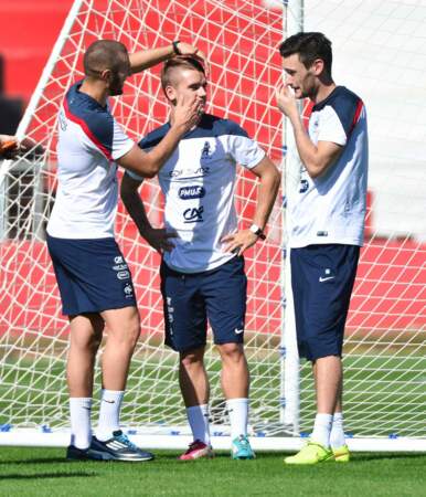 Bonus : Hugo Lloris et Karim Benzema s'amusent à recoiffer Antoine Griezmann