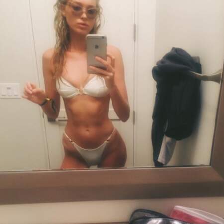 Et la top-model Elsa Hosk ne s'attendait sûrement pas à faire un fiasco avec ce selfie en bikini. 