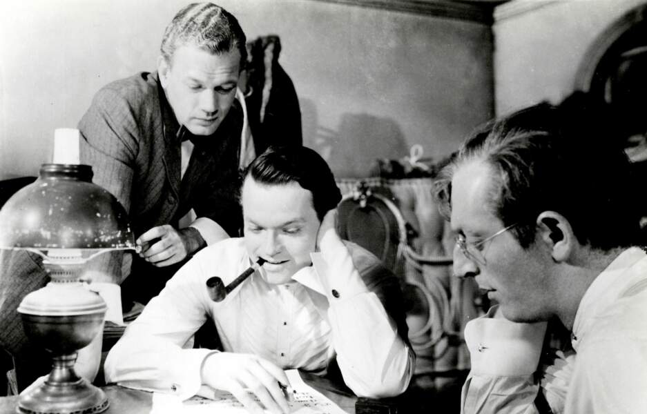 Dans Citizen Kane (1941), Orson Welles incarne Charles Foster Kane, un magnat des médias inspiré de W.R. Hearst