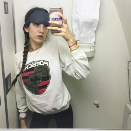 Les selfies, c'est son truc et dans l'avion c'est encore mieux...