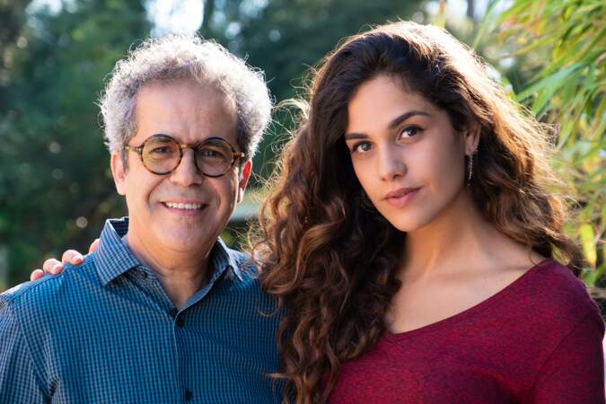 Madji Salama (Abel Aboualiten), le directeur du zoo, et sa petite fille Lucille (Naïma Rodric)