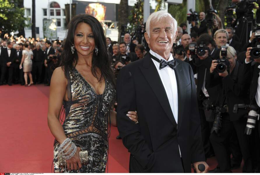 Lors de l’hommage qui lui est rendu au Festival de Cannes en 2011, il arrive au bras de Barbara Gandolfi…
