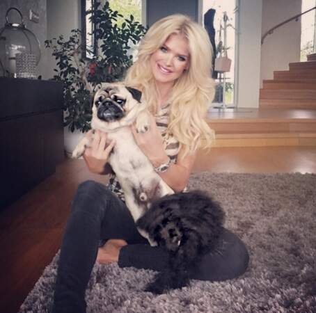 Victoria Silvstedt adore aussi les animaux !