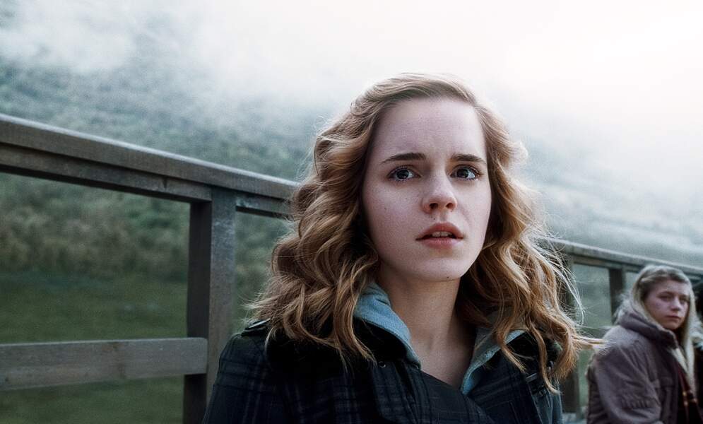 Quatre ans plus tard, dans Harry Potter et le Prince de sang-mêlé, les traits enfantins d'Emma ont disparu.