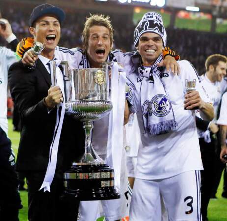 Coentrao, Cristiano Ronaldo et Pepe sont contents de l'avoir gagnée, cette coupe !    