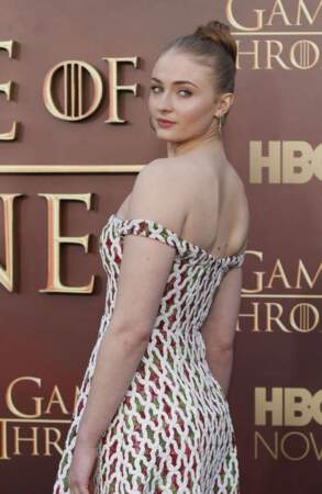 Sophie Turner (Sansa Stark) réveille son sex-appeal ! 