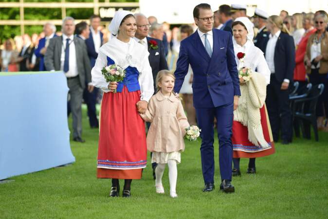 A l'occasion de son anniversaire, la princesse Victoria a revêtu un habit traditionnel