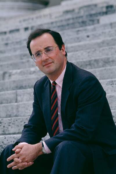 François Hollande, jeune secrétaire de la commission des Finances en 1988