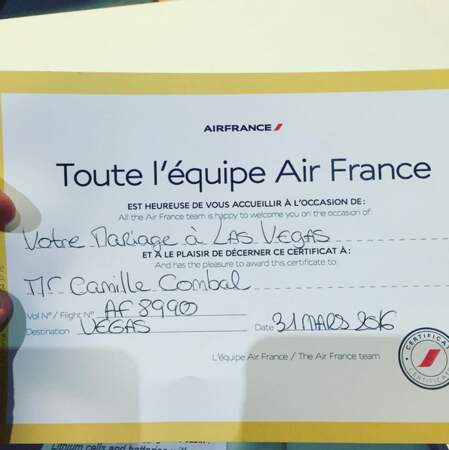 Camille Combal a reçu un certificat d'Air France pour son mariage à Las Vegas.