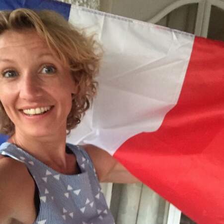 Point foot : il y avait beaucoup de monde derrière la France dimanche, dont Alexandra Lamy... 
