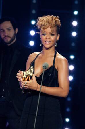 Rihanna (6 NRJ Musio Awards)