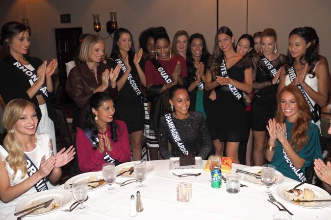 Miss Champagne-Ardenne, Safiatou Guinot fête ses 20 ans entourée de Sylvie Tellier et de ses camarades...